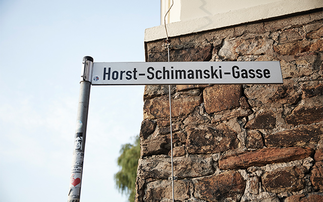 Straßenschild „Horst-Schimanski-Gasse“